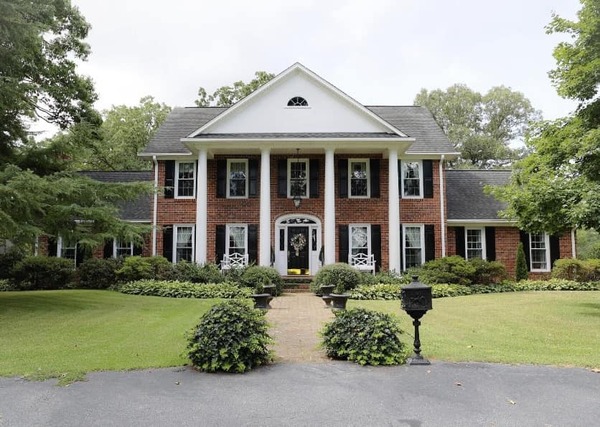 Holcombe's Estate Venue