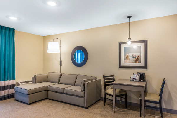 Marina Bay Hotel & Suites