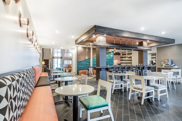 Marina Bay Hotel & Suites