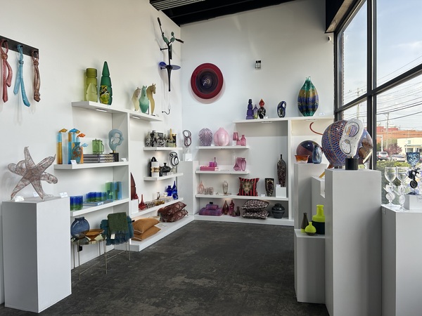 Trifecta: Glass - Art - Lounge