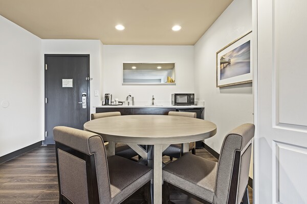 Holiday Inn St. Petersburg West