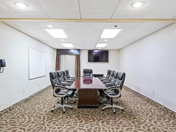 Holiday Inn St. Petersburg West