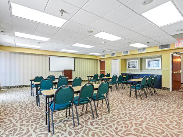 Holiday Inn St. Petersburg West