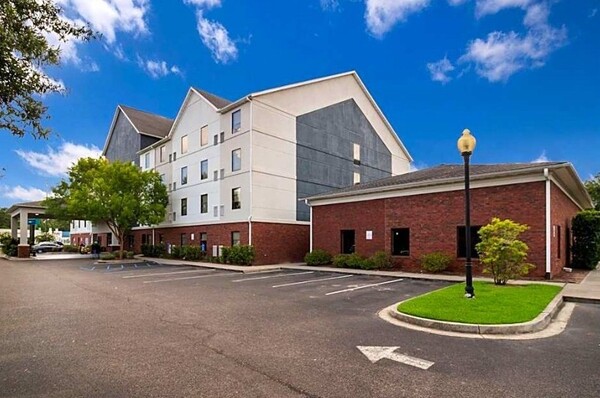 Clarion Pointe Charleston - West Ashley