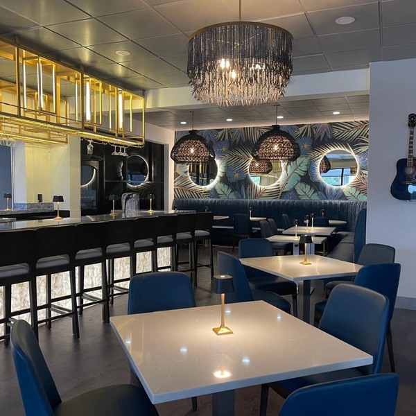 Pez Vela: Fusion Kitchen