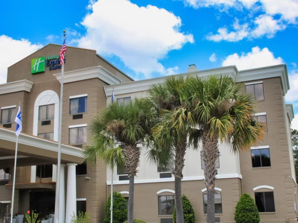 Holiday Inn Express & Suites Douglas