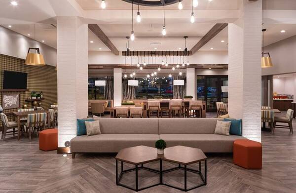 Hampton Inn Riverside Downtown