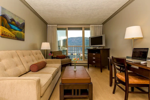 Oceanfront Suites At Cowichan Bay