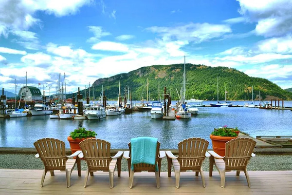 Oceanfront Suites At Cowichan Bay