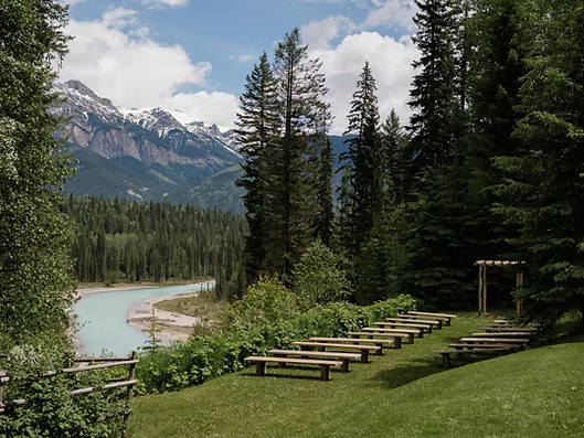 Hillside Lodge & Chalets