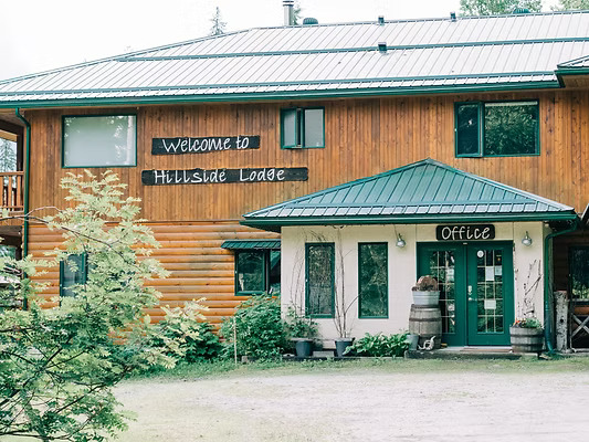 Hillside Lodge & Chalets