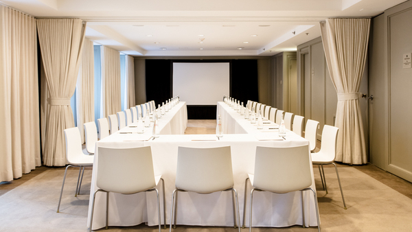 The Chicago Hotel Collection Ambassador Gold Coast