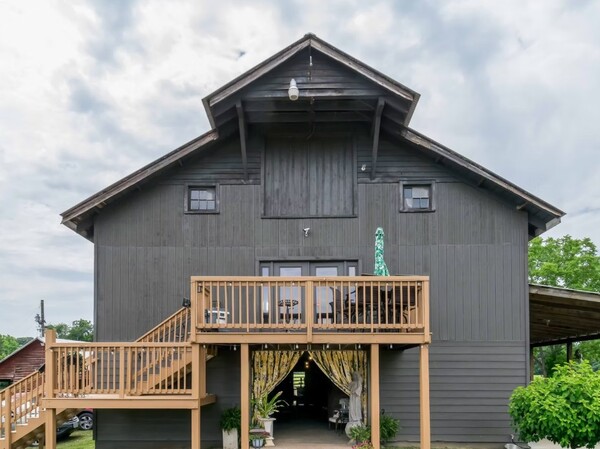 Tavern, On The Rail, Event Venue & Restaurant