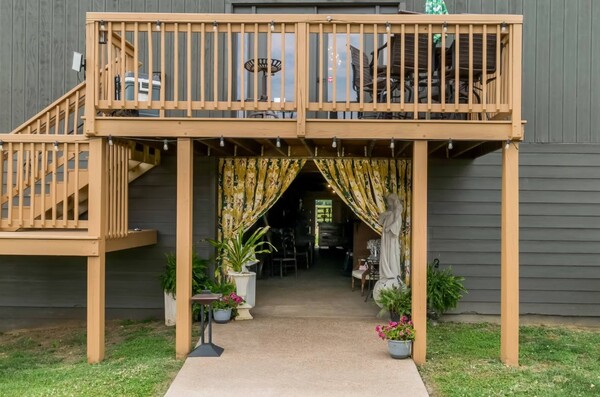 Tavern, On The Rail, Event Venue & Restaurant