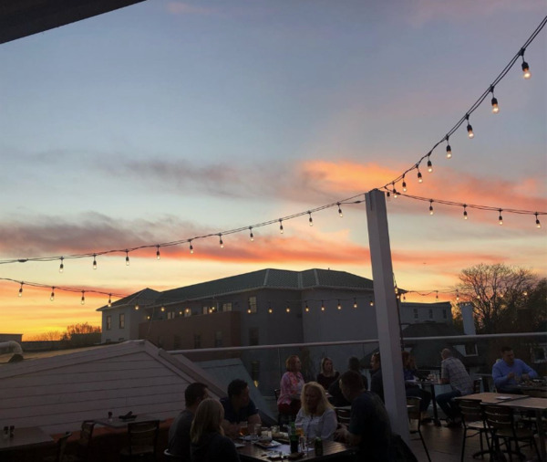 Metropolitan Kitchen & Lounge