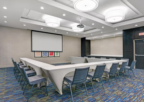 Holiday Inn Express & Suites Houston Memorial City Centre