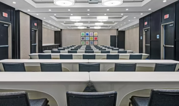 Holiday Inn Express & Suites Houston Memorial City Centre