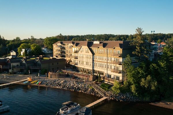 Chase on the Lake Resort & Spa