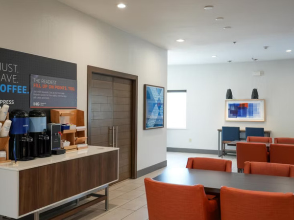 Holiday Inn Express Dallas Southwest - Cedar Hill