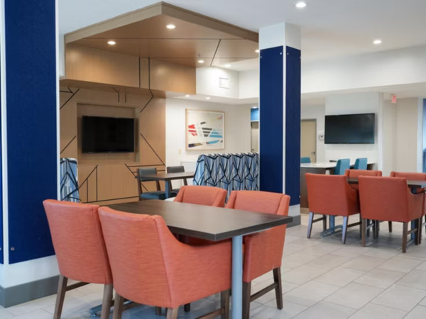 Holiday Inn Express Dallas Southwest - Cedar Hill