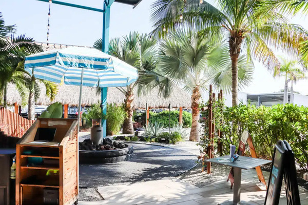 Tiki Docks Skyway Bar & Grill