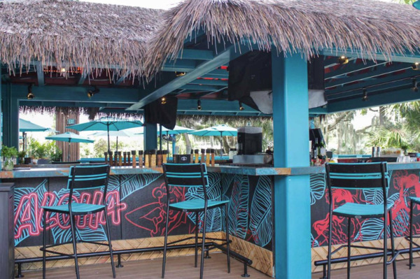 Tiki Docks Skyway Bar & Grill