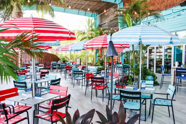 Tiki Docks Skyway Bar & Grill