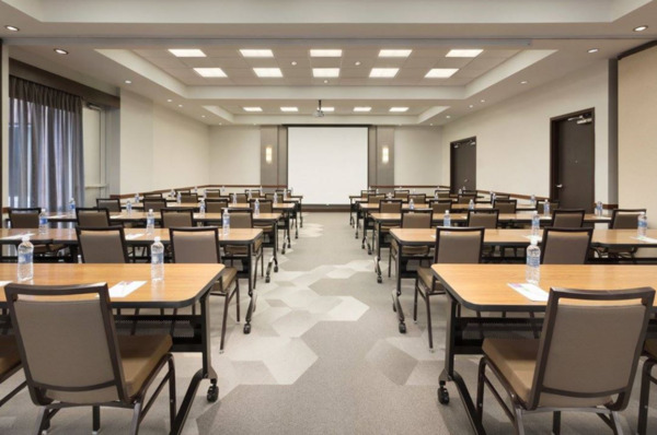 Hyatt Place Portland Airport Cascade Station