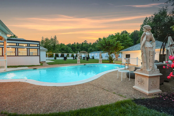 The Magnolia Mansion