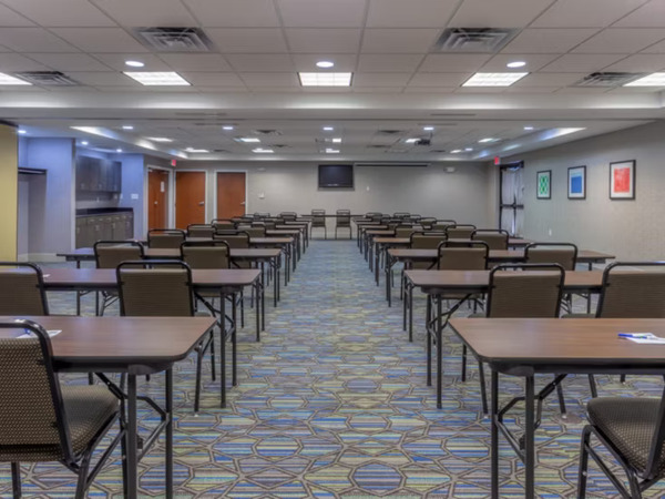 Holiday Inn Express Indianapolis - Southeast