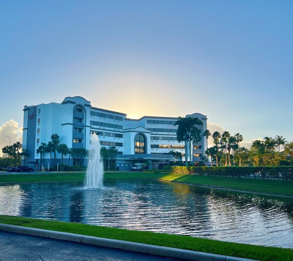 DoubleTree by Hilton Hotel West Palm Beach Airport