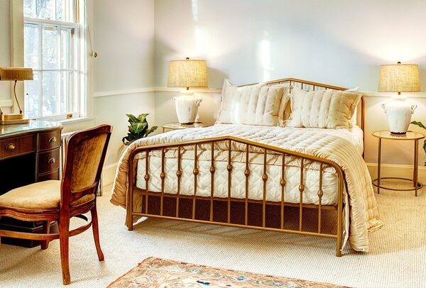 Gateways Inn & Restaurant