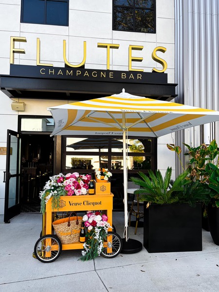 Flutes Champagne Bar
