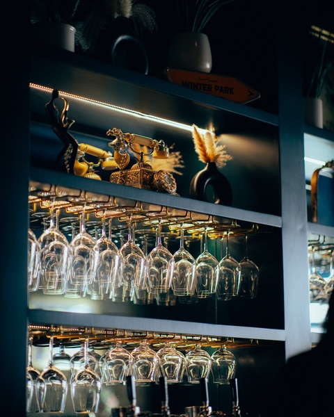 Flutes Champagne Bar