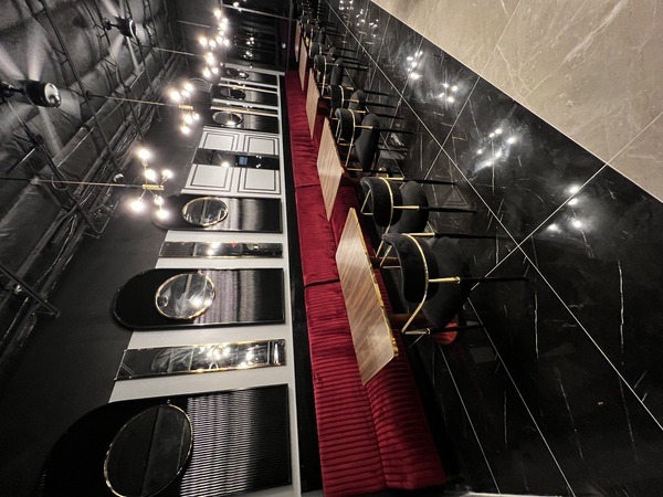 Luxe Restaurant & Bar