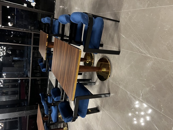 Luxe Restaurant & Bar