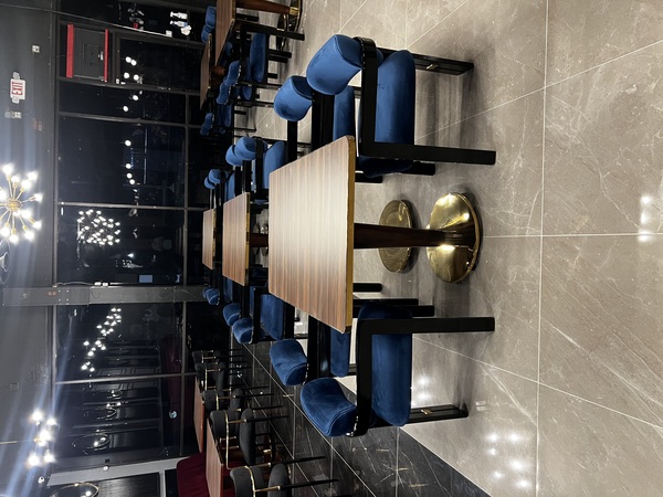 Luxe Restaurant & Bar