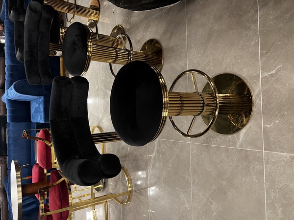 Luxe Restaurant & Bar