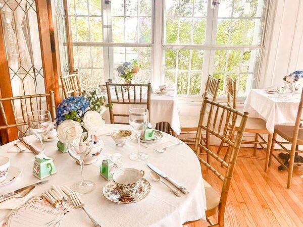 Edgewood Manor Bed And Breakfast