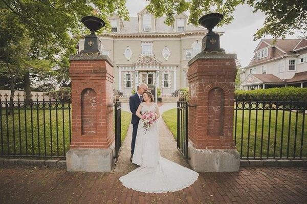 Edgewood Manor Bed And Breakfast