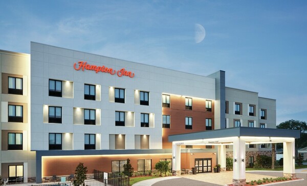 Hampton Inn & Suites Long Island Farmingdale