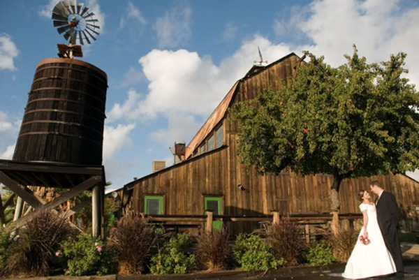 Motte Historical Museum Inc. "The Barn"