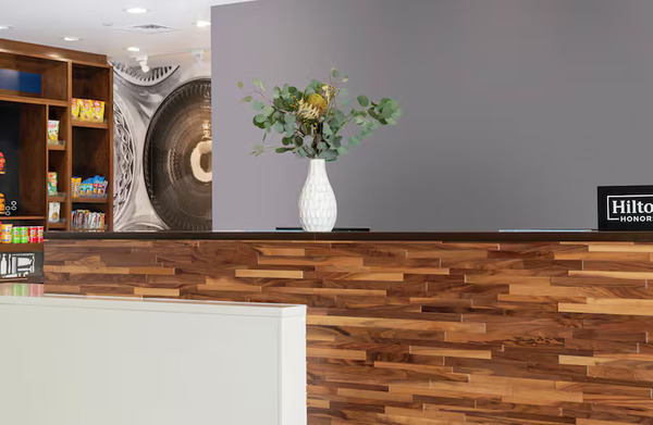 Hampton Inn & Suites Long Island Farmingdale