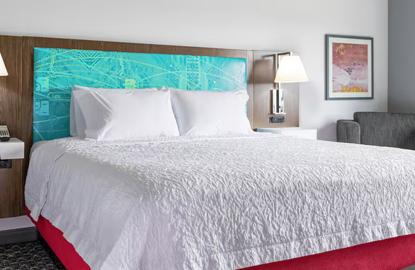 Hampton Inn & Suites Long Island Farmingdale