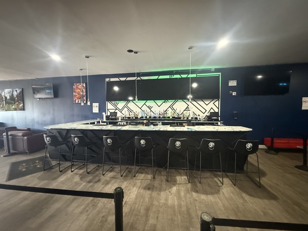 Indulche Sports Bar & Lounge