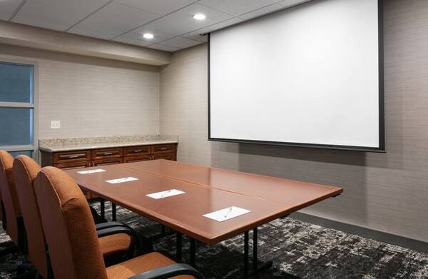 Hampton Inn & Suites West Bend