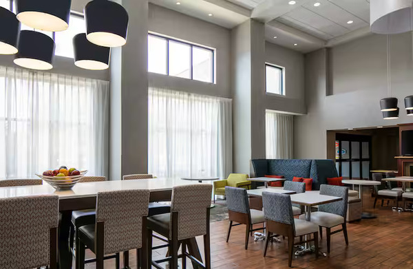 Hampton Inn & Suites West Bend