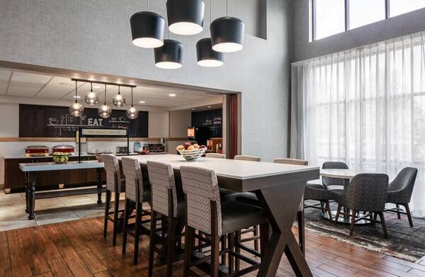 Hampton Inn & Suites West Bend