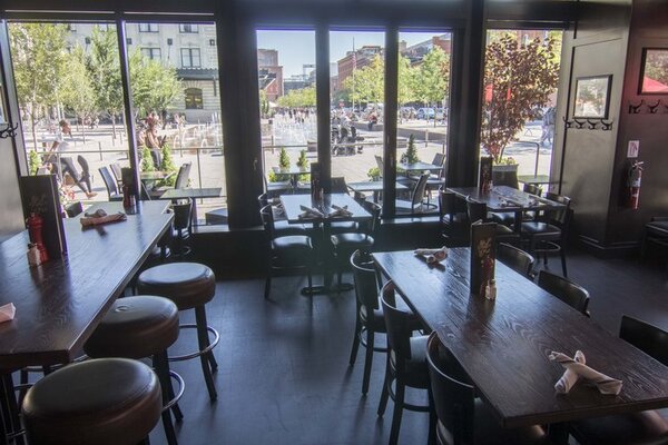 Thirsty Lion / Union Station