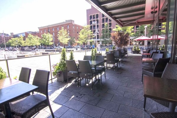 Thirsty Lion / Union Station